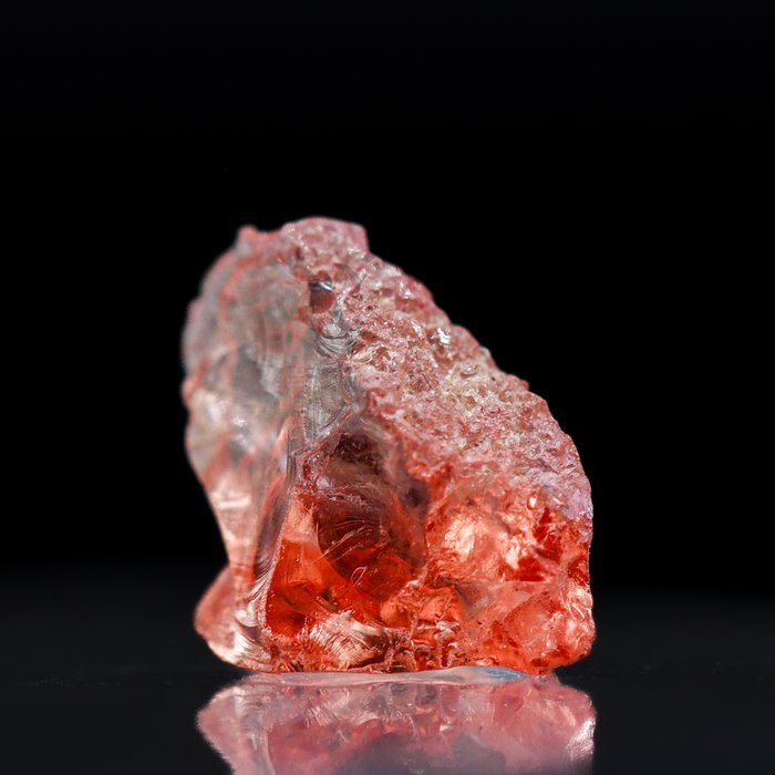 MAGOK Cristal de SPINEL Rojo Fancy • 0.80 ct • Rojo intenso y saturado y bordes bien definidos - Altura: 7 mm - Ancho: 6 mm- 0.16 g - (1) — foto 2