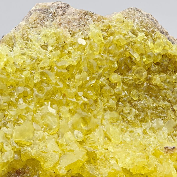 Raro azufre boliviano, cristales amarillos intensos Cristales sobre matriz - Altura: 97 mm - Ancho: 73 mm- 274 g — foto 5
