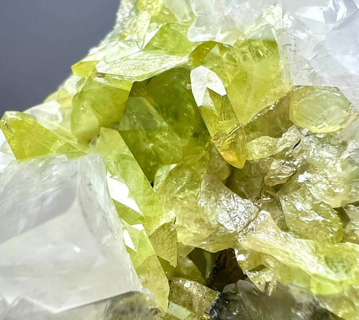 Esfena Cristales sobre matriz - Altura: 75 mm - Ancho: 46 mm- 84 g - (1) — foto 8