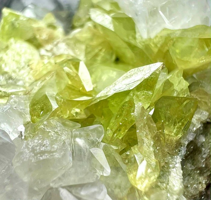 Esfena Cristales sobre matriz - Altura: 75 mm - Ancho: 46 mm- 84 g - (1) — foto 9