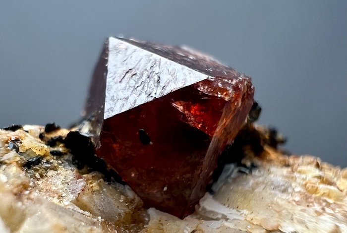 Zircón Cristal sobre matriz - Altura: 40 mm - Ancho: 25 mm- 11.8 g - (1) — foto 2