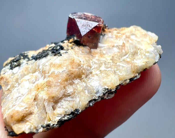 Zircón Cristal sobre matriz - Altura: 40 mm - Ancho: 25 mm- 11.8 g - (1) — foto 3