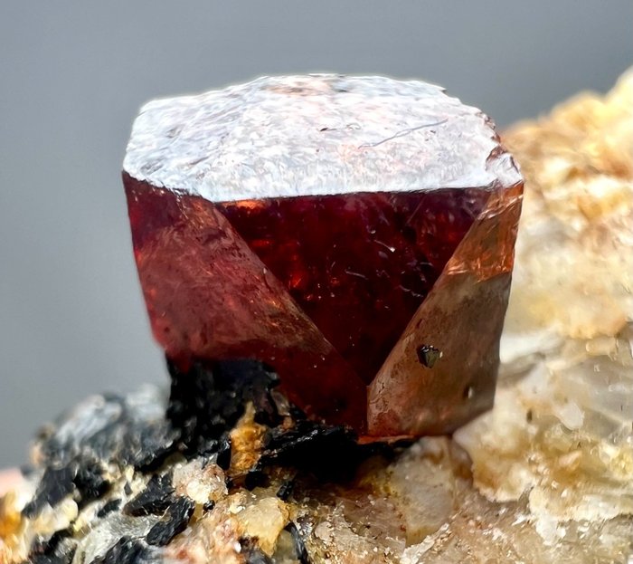 Zircón Cristal sobre matriz - Altura: 40 mm - Ancho: 25 mm- 11.8 g - (1) — foto 5