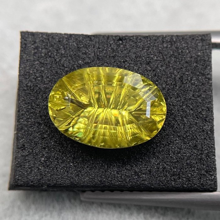 Amarillo, Verde Esfena - 2.60 ct - IGI Certificado — foto 2