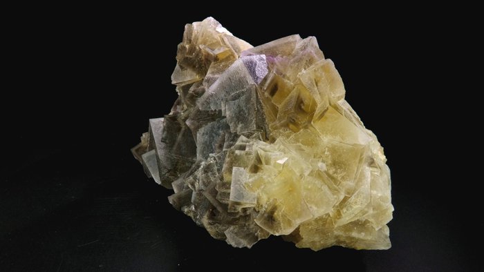 Fluorita (zonada) - Arbouet, Pirineos, Francia - Altura: 15.2 cm - Ancho: 10 cm- 1625 g — foto 3