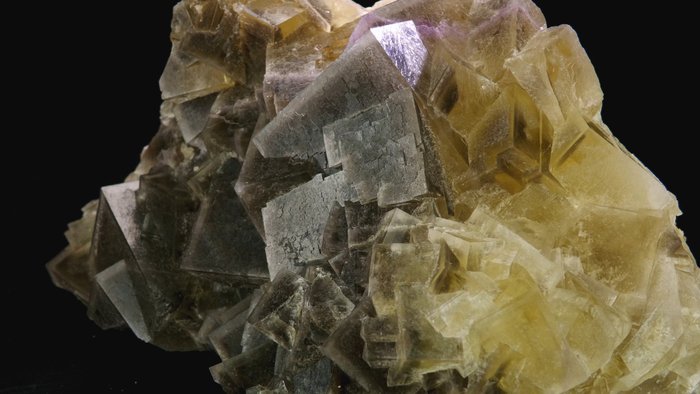 Fluorita (zonada) - Arbouet, Pirineos, Francia - Altura: 15.2 cm - Ancho: 10 cm- 1625 g — foto 8