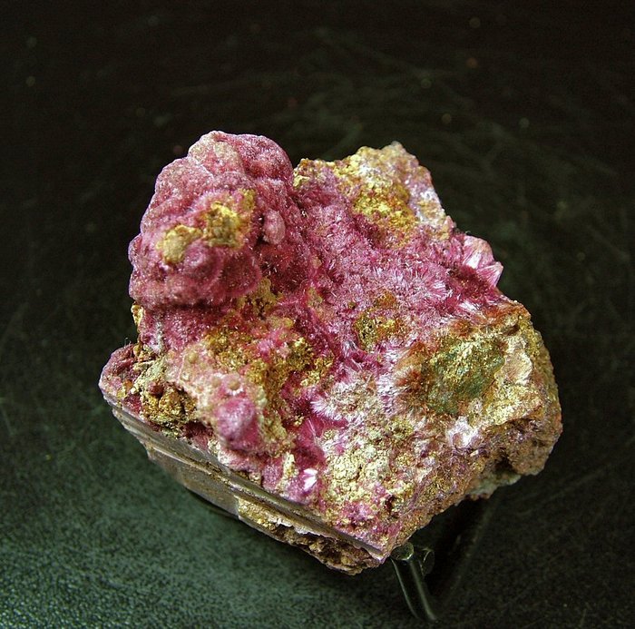 CW1990 Colorata Eritrite Cristales sobre matriz - Altura: 53 mm - Ancho: 40 mm- 117 g - (1) — foto 5