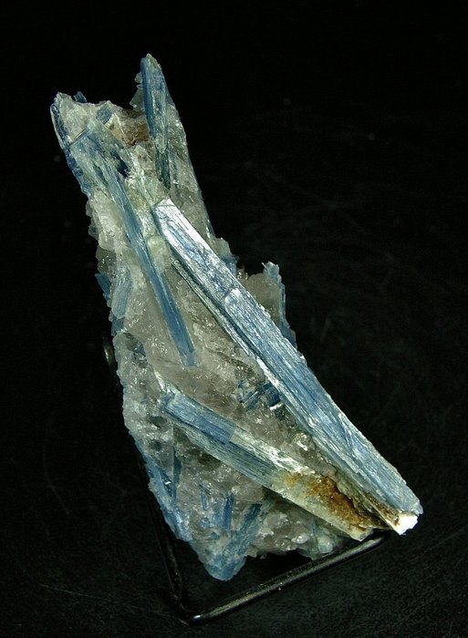 CW1992 Colorata cianita Cristales sobre matriz - Altura: 112 mm - Ancho: 33 mm- 140 g - (1) — foto 6