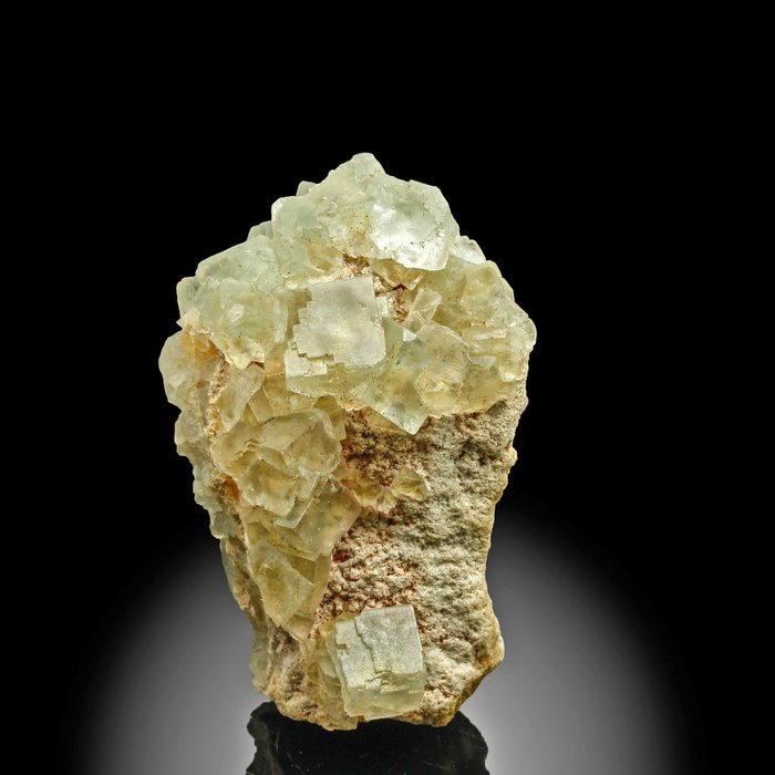 Impresionante fluorita transparente Cristales sobre matriz - Altura: 6.2 cm - Ancho: 3.6 cm- 73.6 g — foto 2