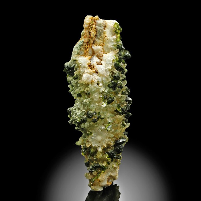 Epidota con cristales de cuarzo Cristales - Altura: 8.7 cm - Ancho: 3.6 cm- 65 g — foto 4