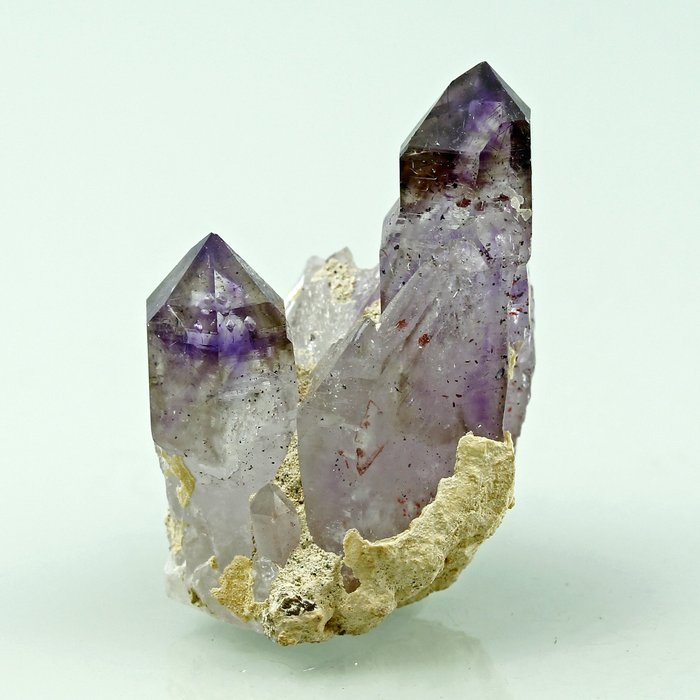 Amatista con inclusiones fantasma y hematita Cristales sobre matriz - Altura: 3.9 cm - Ancho: 2.5 cm- 30 g — foto 7